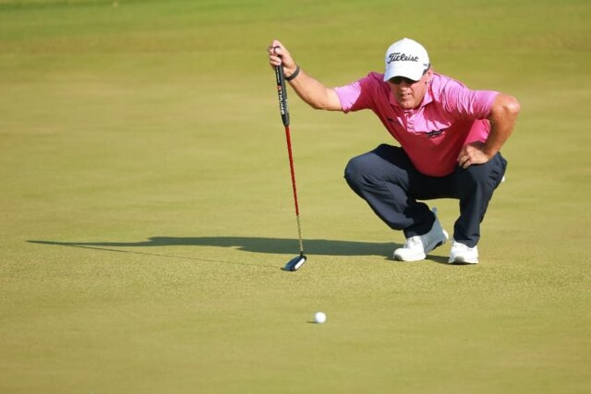 aussie percy leads by two at pga tour mexico event