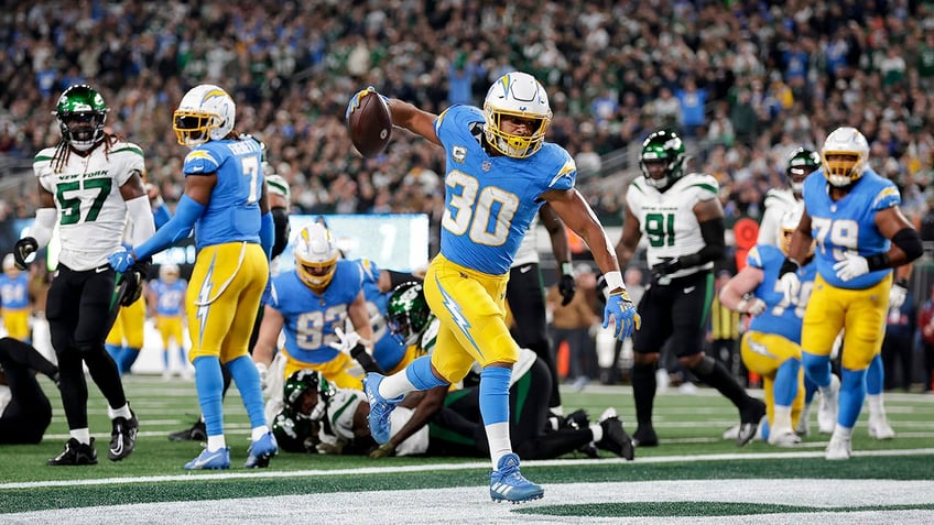 austin ekelers 2 touchdowns help chargers cruise past jets