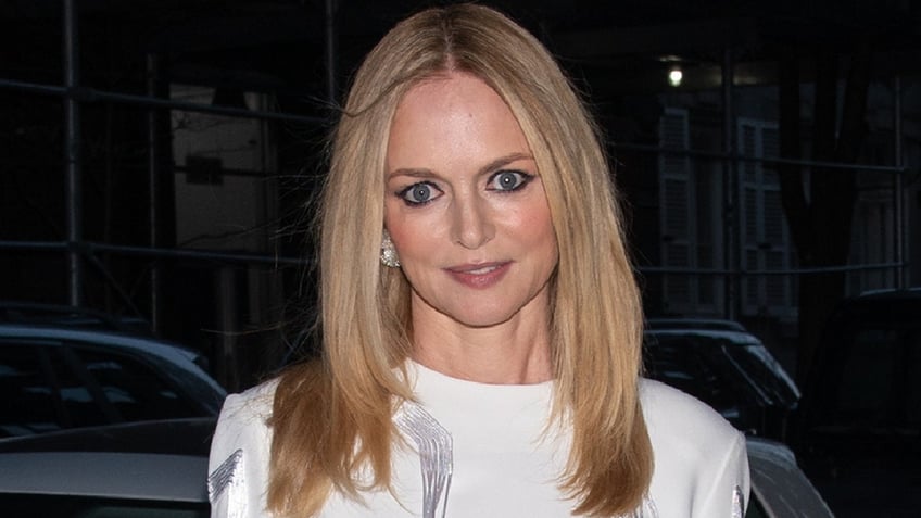 austin powers star heather graham explains why she dates outside hollywood