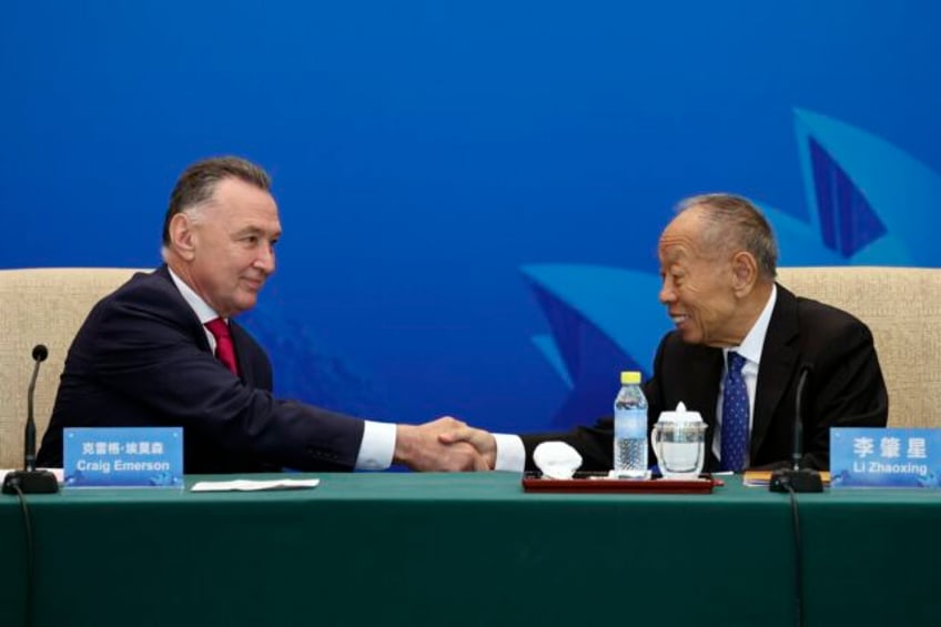 australia and china open their first high level dialogue in 3 years in a sign of a slight thaw