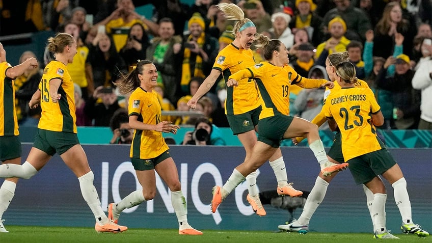 australia defeats ireland to win womens world cup opening game