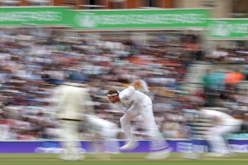 australia deny retiring broad an early breakthrough in ashes finale
