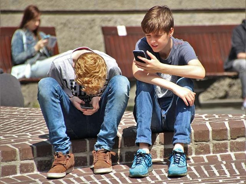 teenagers on phones