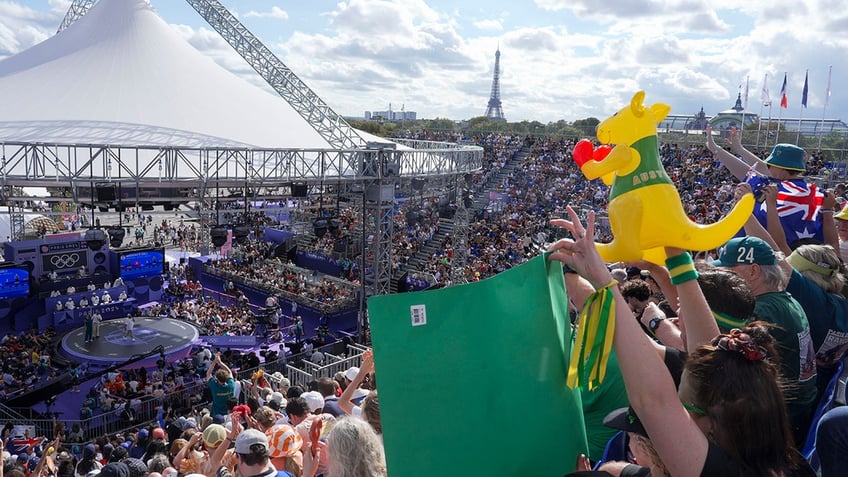 Aussie fans cheer