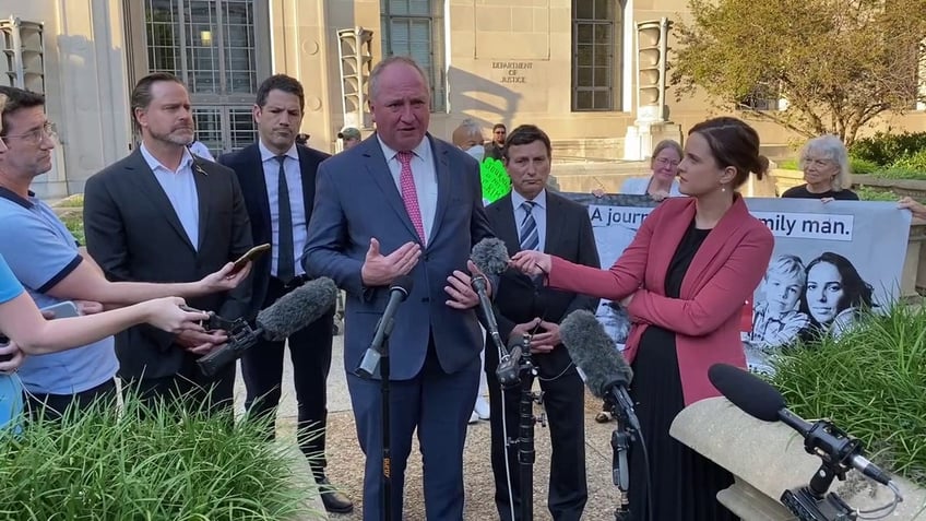 australian delegation meets with us officials members of congress to demand julian assanges freedom