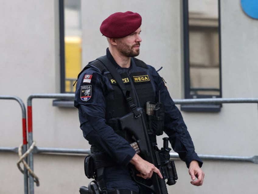 austria breaks up suspected islamic state terror cell in linz