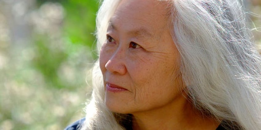 author maxine hong kingston awarded a lifetime achievement prize by before columbus foundation