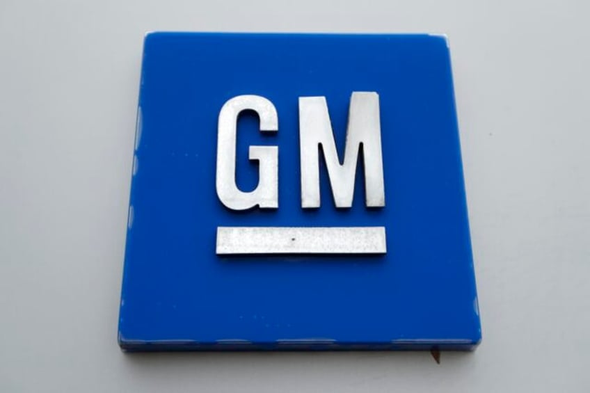 auto workers begin strike at gm plants in canada