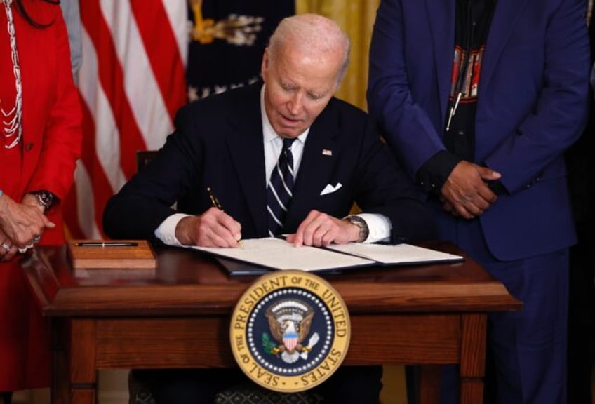 Joe Biden signs a proclamation shortly before leaving office in January 2025 - Donald Trum