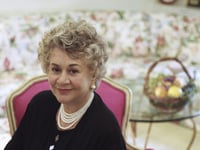 Award-winning British actress Joan Plowright, widow of Laurence Olivier, dead at 95