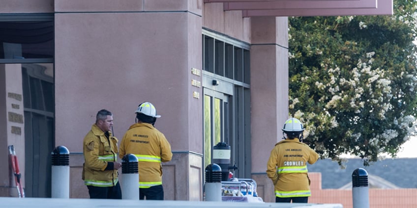 baby in california born by candlelight amid evacuation in los angeles hospital during tropical storm hilary