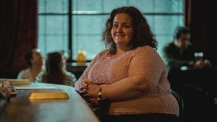 Jessica Gunning sits at a bar in Baby Reindeer