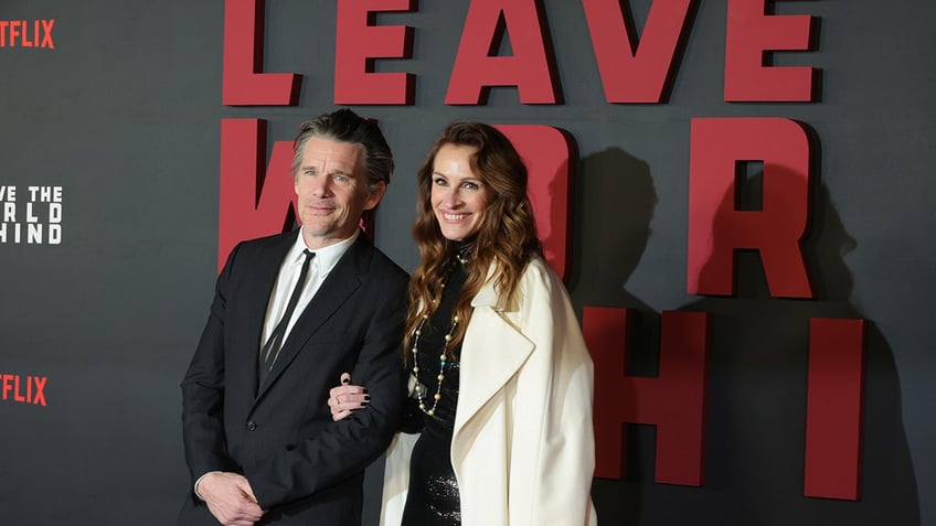 Julia Roberts and Ethan Hawke on Leave the World Behind red carpet