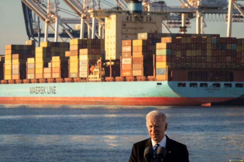 BALTIMORE, MD - NOVEMBER 10: U.S. President Joe Biden speaks about the recently passed $1.