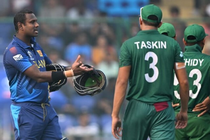 bangladesh beat sri lanka at world cup after mathews timed out row