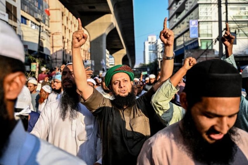 Bangladeshis protest against an attack on one of the country's consulates in India