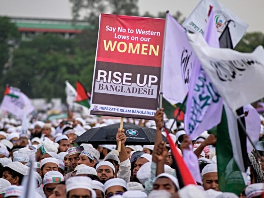 Thousands of activists of Islamist group Hefazat-e-Islam denounce proposed recommendations