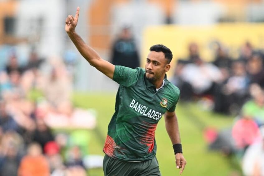 Bangladesh's Shoriful Islam split his hand while fielding in a warm-up