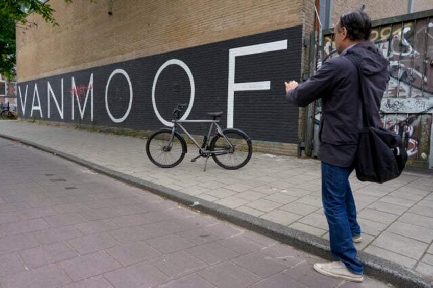 bankruptcy slams the brakes on dutch e bike manufacturer vanmoof