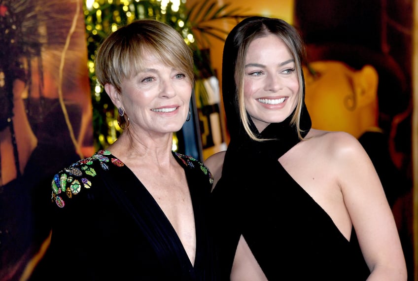 barbie star margot robbie paid off her mothers mortgage after finding success in hollywood