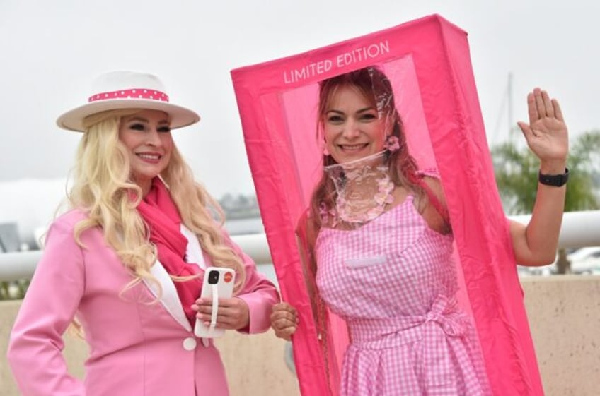 barbie trounces oppenheimer at namerican box offices in historic weekend