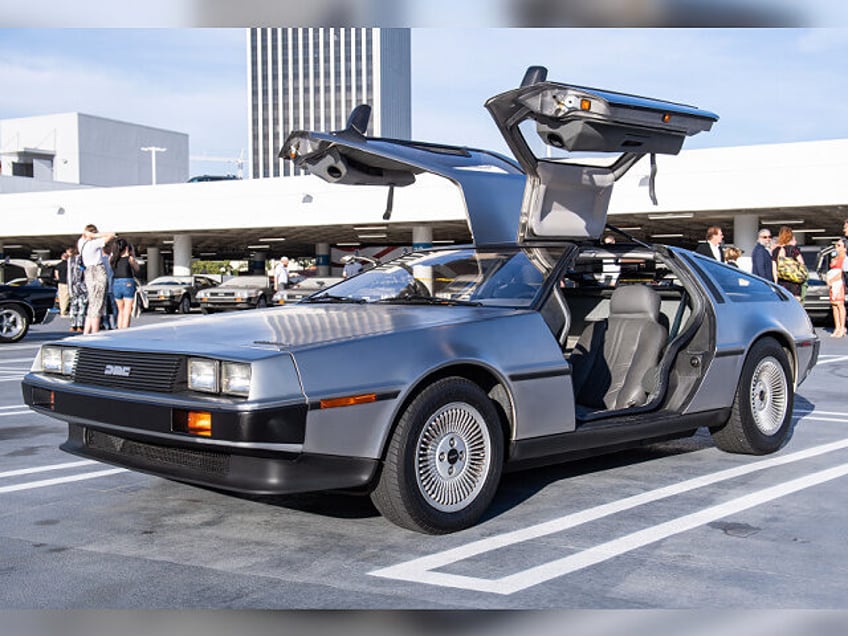 barn find 1981 delorean found in wisconsin with only 977 miles on it