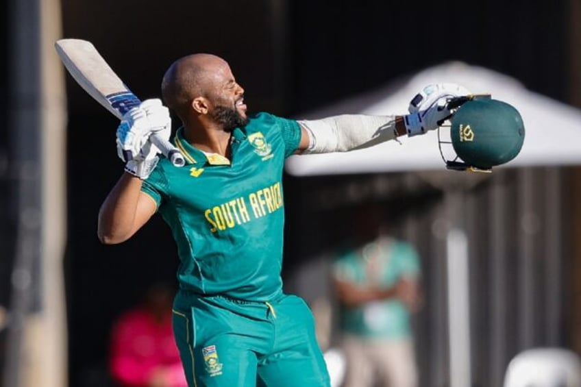 bavuma carries bat for 114 as south africa struggle against australia