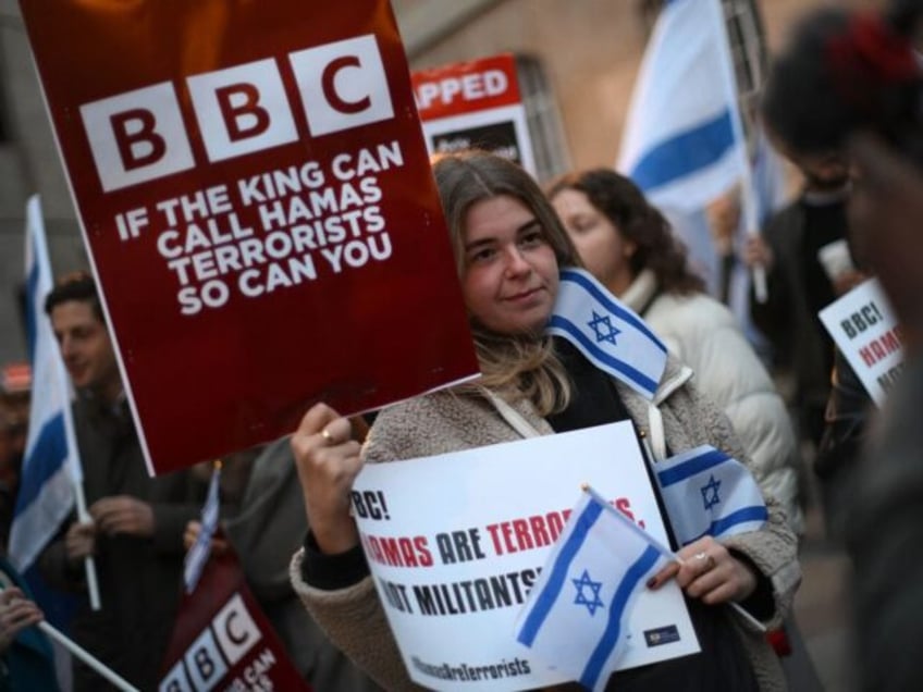 bbc apologises after reporting israeli soldiers were targeting medical teams and arab speakers