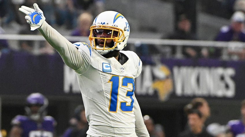 bears acquire keenan allen from chargers in blockbuster trade reports