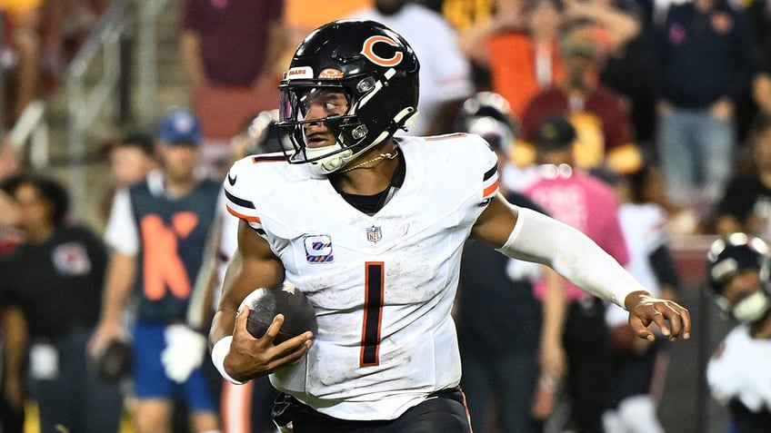 bears hold off commanders second half comeback to snap 14 game losing streak