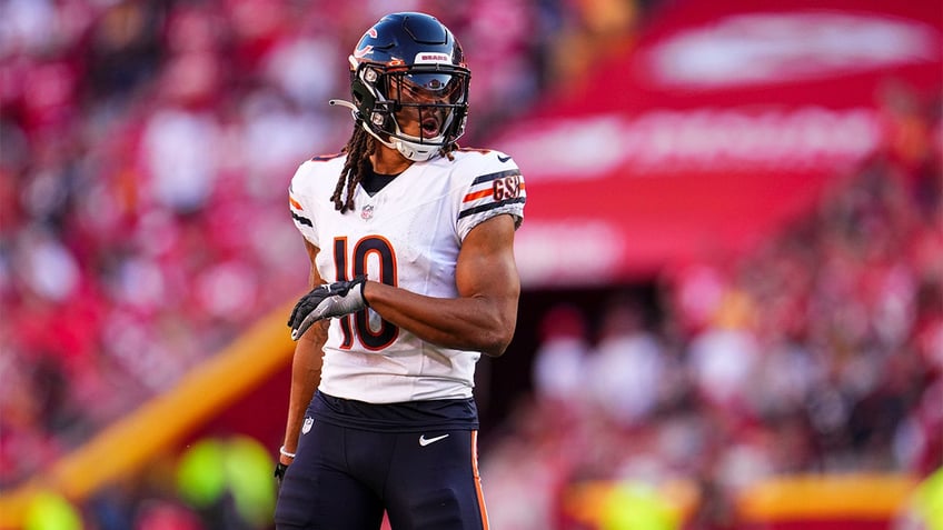 bears move on from chase claypool trade wide receiver to dolphins