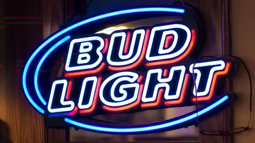 beer industry expert bud lights decline looks quasi permanent those consumers are just lost forever
