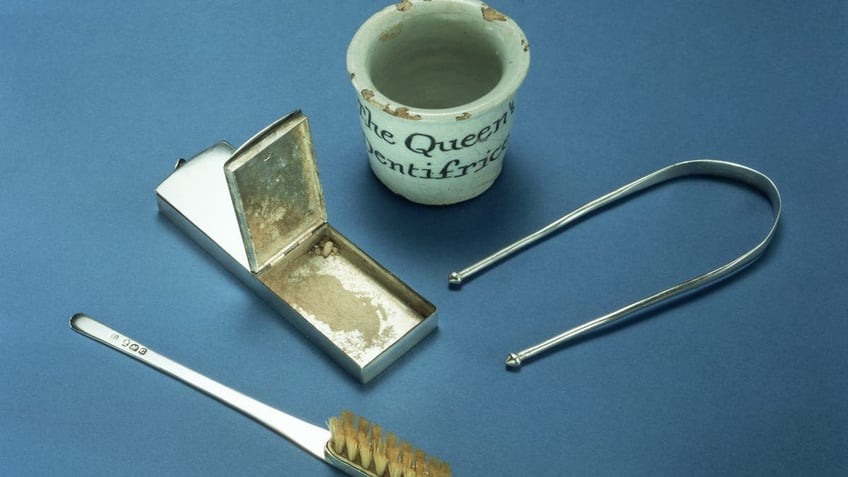 Dental hygiene artifacts from the 18th Century