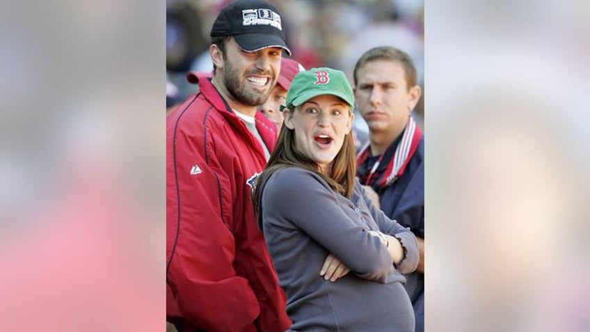 Jennifer Garner and Ben Affleck enjoy a baseball game