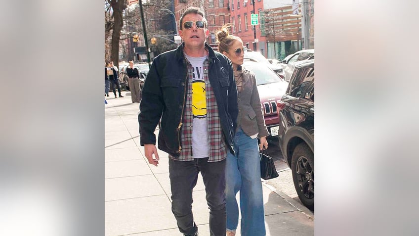 Ben Affleck and Jennifer Lopez walk the streets of New York City