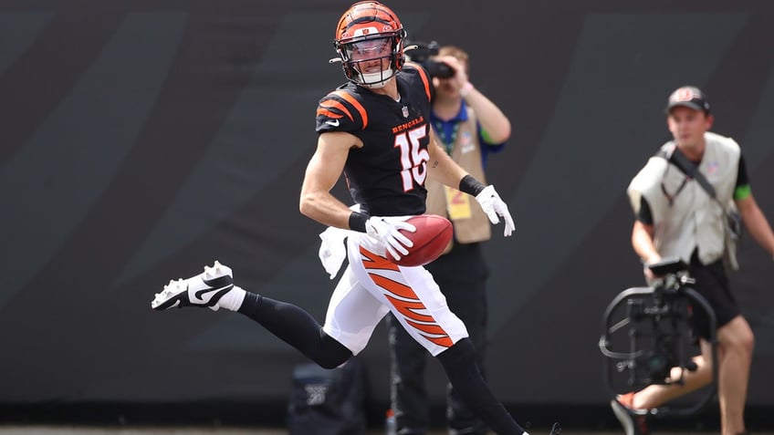 bengals charlie jones returns punt return for td snapping 10 year drought