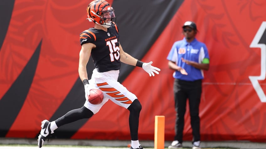 bengals charlie jones returns punt return for td snapping 10 year drought