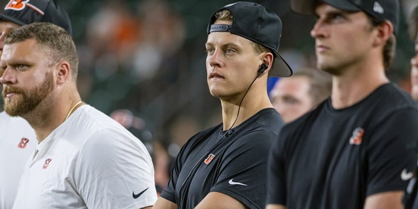 bengals joe burrow looks great physically weeks after suffering calf injury