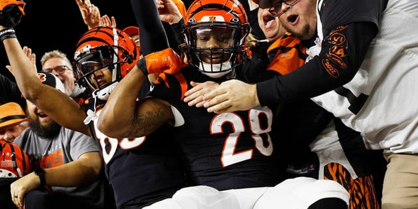 bengals joe mixon named in civil lawsuit for alleged role in march shooting near his home