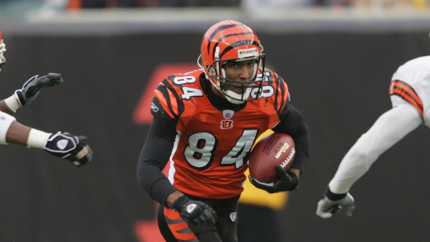 TJ Houshmandzadeh running
