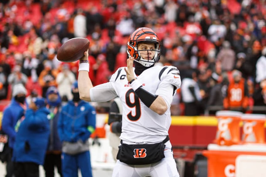 bengals qb joe burrow becomes nfls highest paid player with 275 million deal