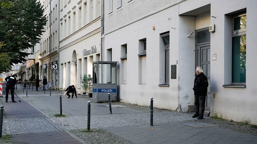 berlin synagogue targeted with molotov cocktails in what jewish group is calling a terrorist attack