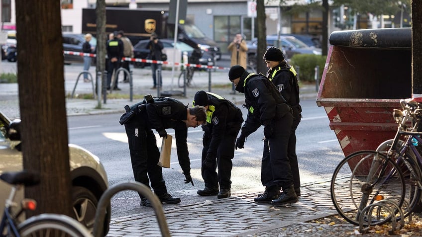 berlin synagogue targeted with molotov cocktails in what jewish group is calling a terrorist attack