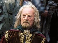 Bernard Hill, ‘Lord of the Rings’ Actor Who Snubbed Amazon’s ‘Rings of Power,’ Dies at 79