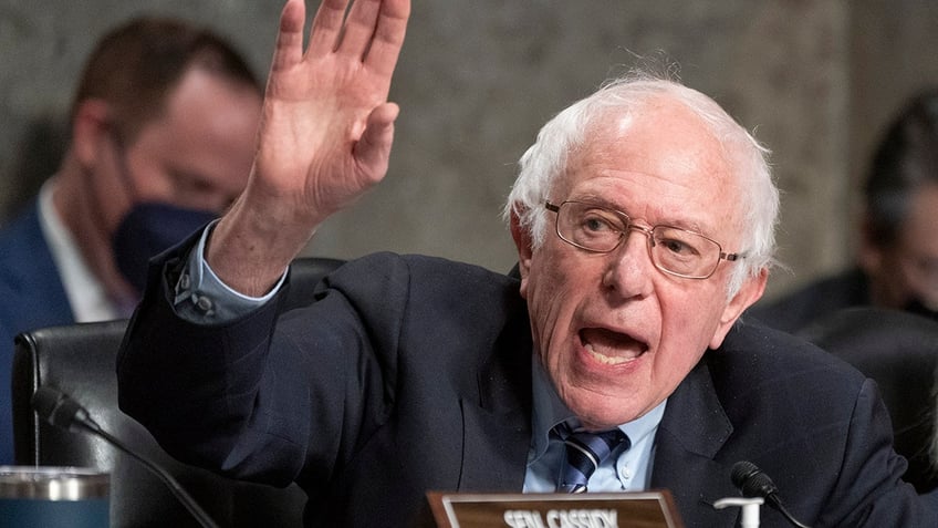 bernie sanders criticizes israels offensive in gaza calls it serious violation of international law