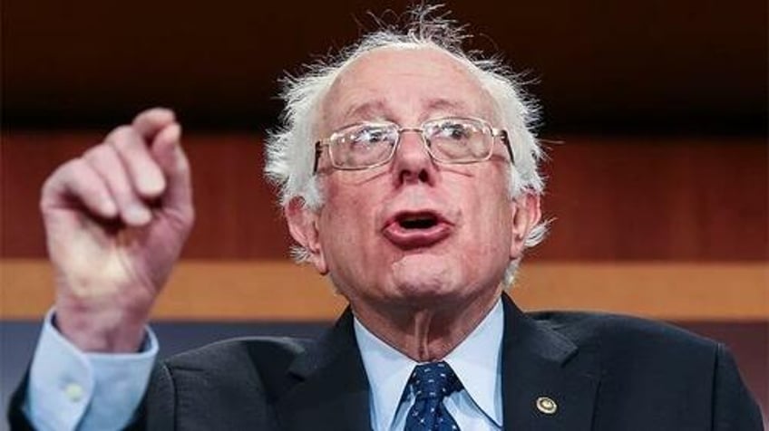 bernie sanders introduces bill to reduce workweek to just 4 days