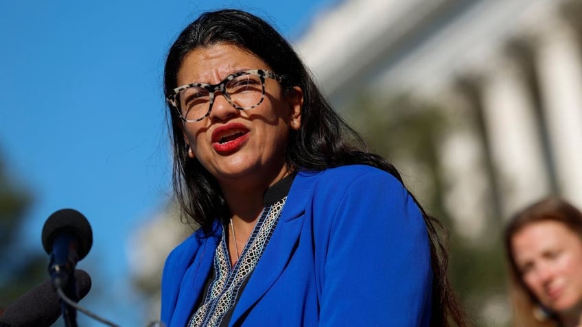 bernie sanders refuses to condemn tlaib comments deemed antisemitic