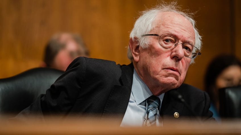 bernie sanders says blast at palestinian hospital an unspeakable crime as idf hamas trade blame