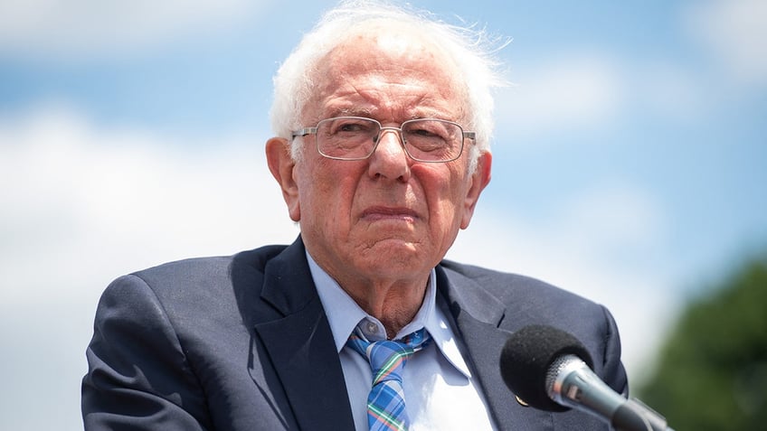 bernie sanders says blast at palestinian hospital an unspeakable crime as idf hamas trade blame