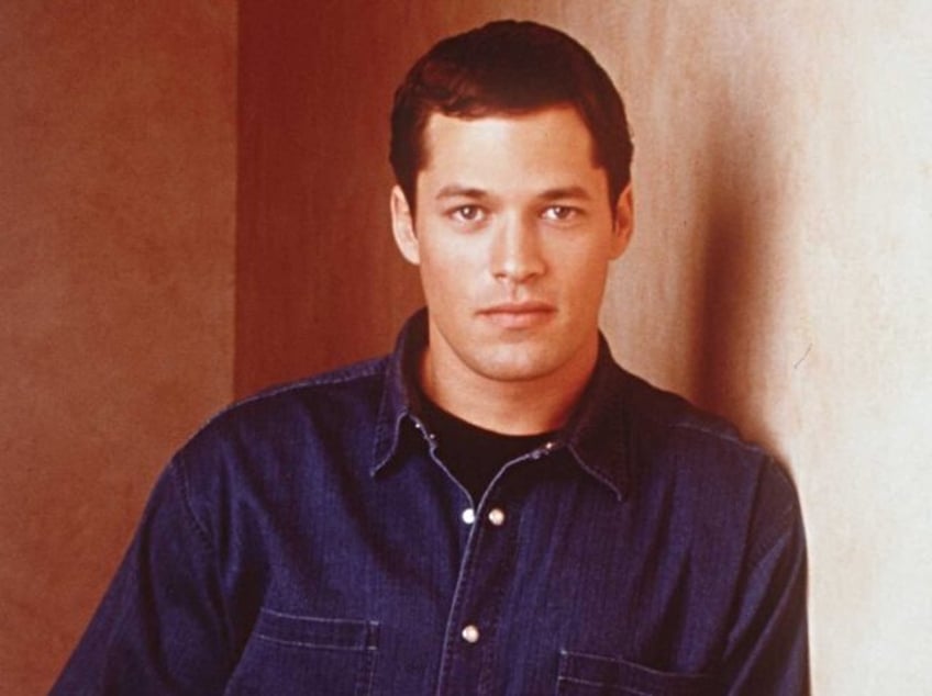 7/96 David Gail stars in the new television series "Savannah"